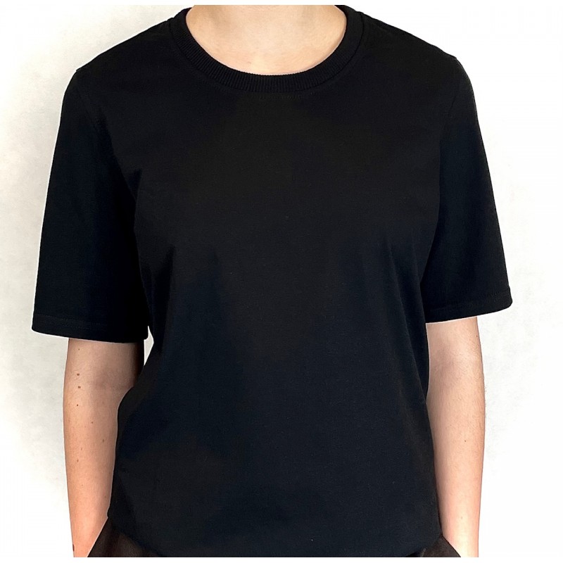 KLASYCZNY T-SHIRT Z GRUBEJ BAWEŁNY